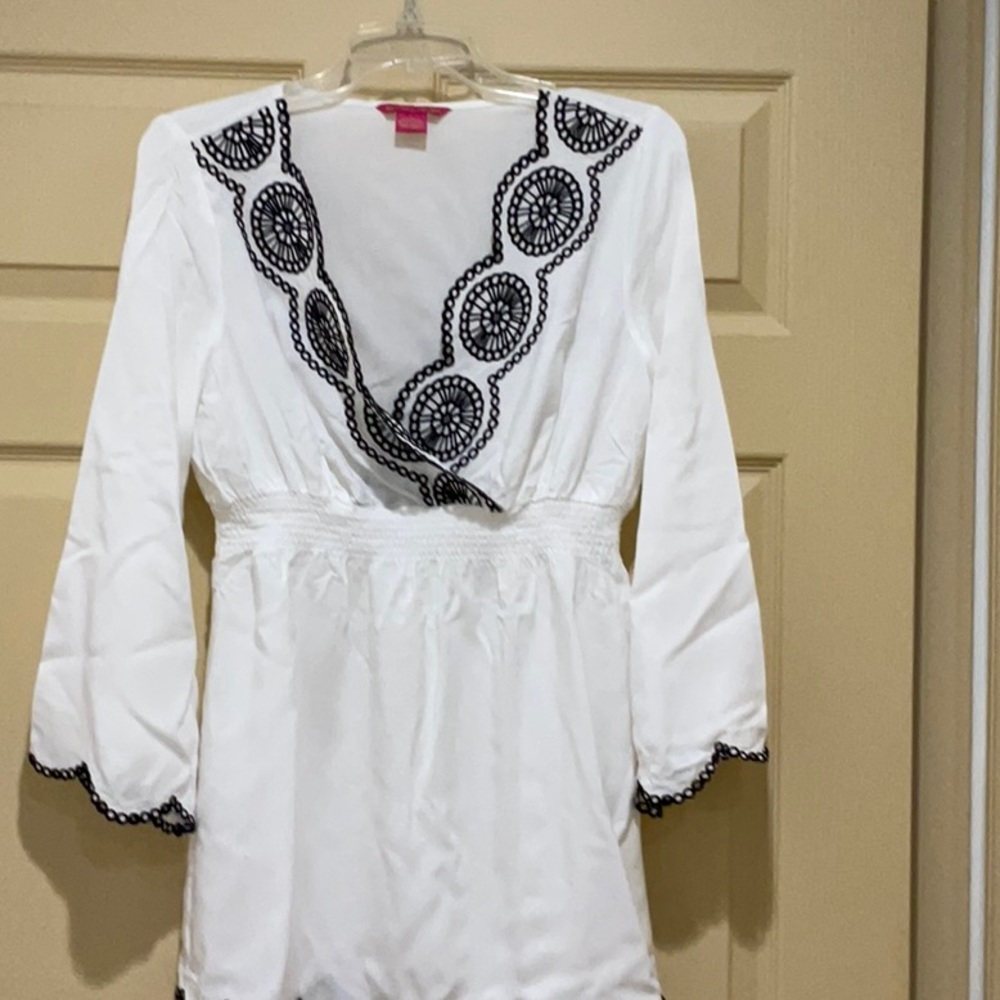 Sunny Leigh bathing suit cover-up. White with black trim and accents. Size large